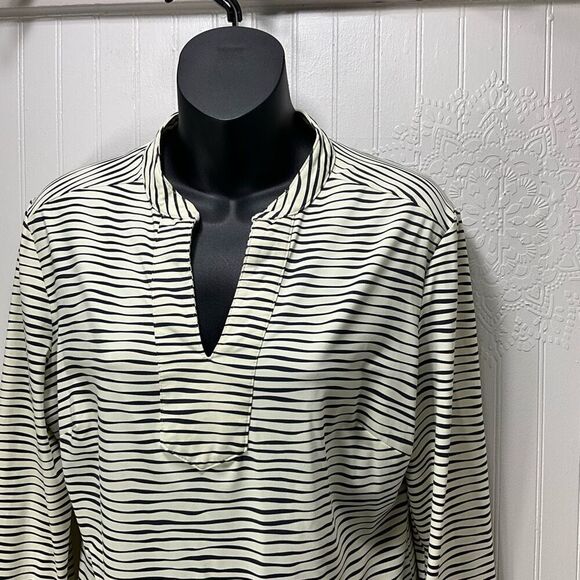 ELLIE KAI Top - Picture 2 of 5